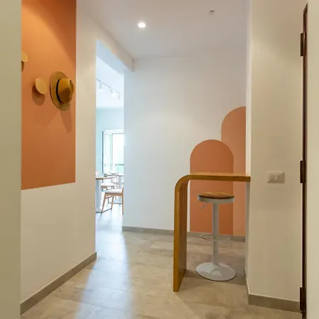 633 Appia Design 4*