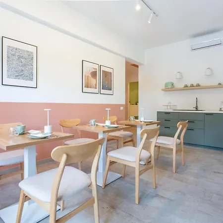 633 Appia Design 4*